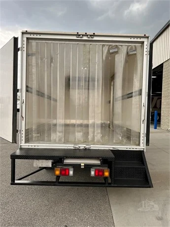 2017 ISUZU NPR HD - Image 4